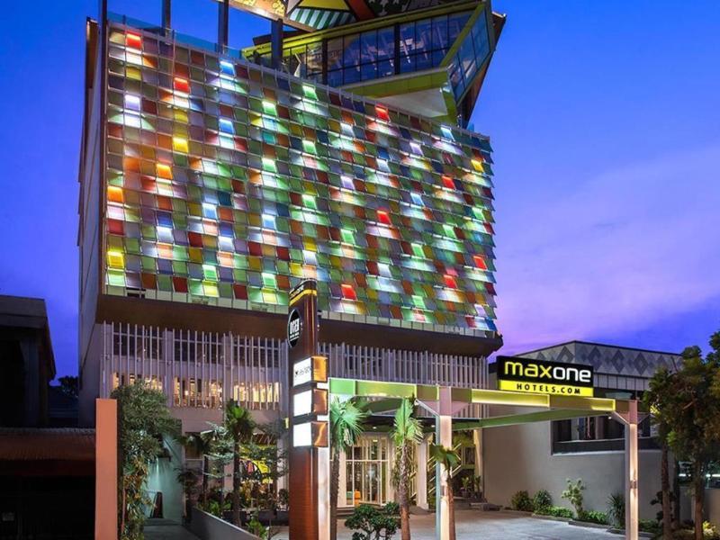 Maxonehotels.Com At Tidar Σουραμπάγια Εξωτερικό φωτογραφία