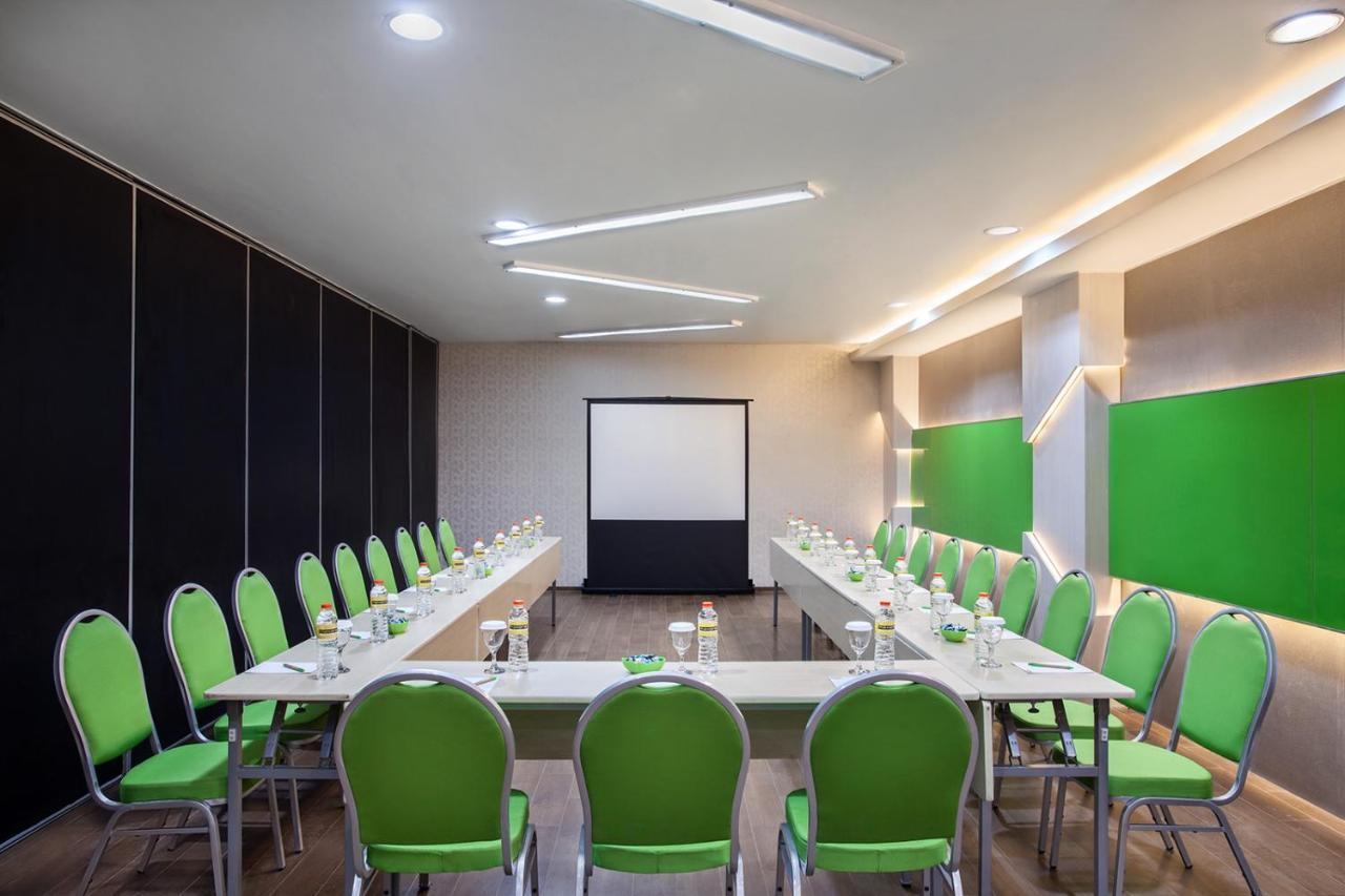 Maxonehotels.Com At Tidar Σουραμπάγια Εξωτερικό φωτογραφία